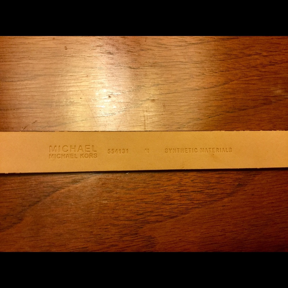 Michael Kors Belt Bag “ SOLD “ 🤗 - Picture 3 of 7